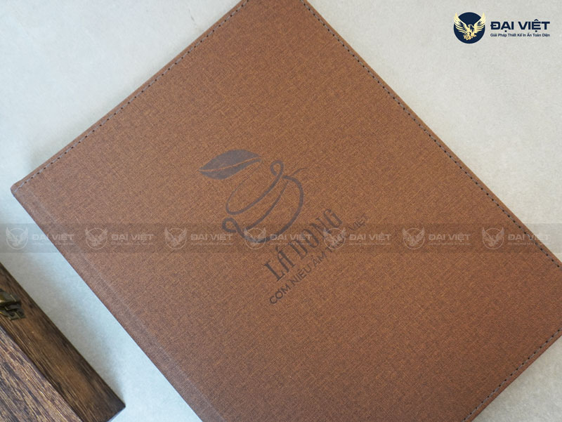 kích thước menu bìa da